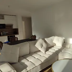  Apartment Privee Dans Un Nouvel Partage Pres De Paris Avec Parking Gratuit