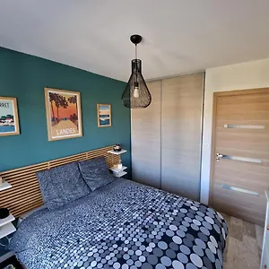  Appartement Appart Refait A Neuf 800m Port De Sur Mer France